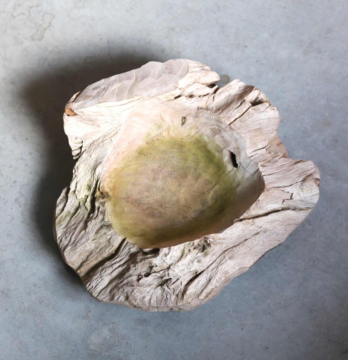 Dekoratiivne puidust kauss/ veesilm