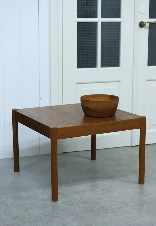 1960-ndate tiigipuust kohvilaud