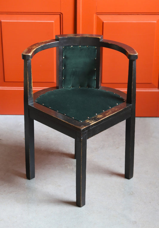 Viljandist pärit kirjutuslauatool