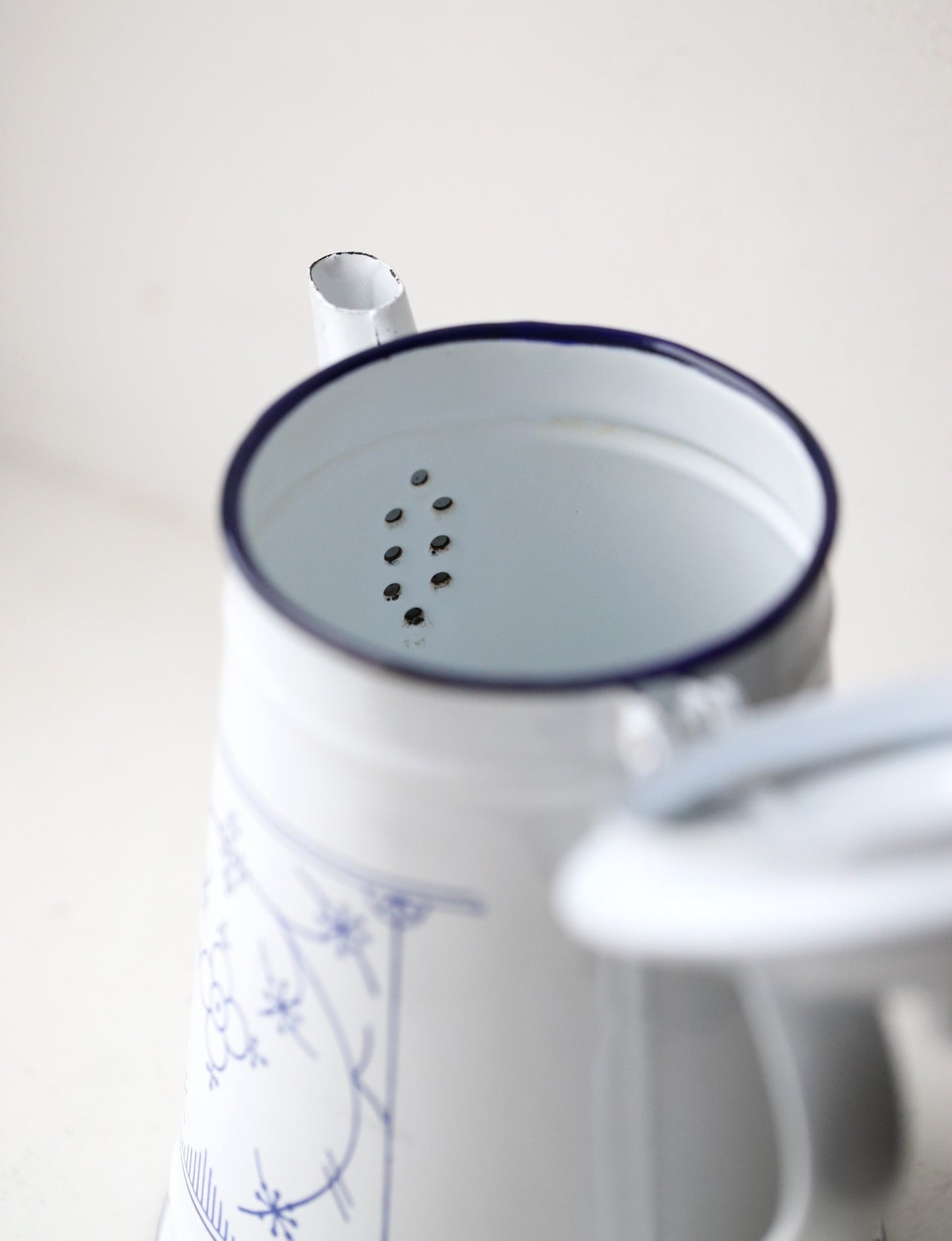 Kaanega vanaaegne plekkkann