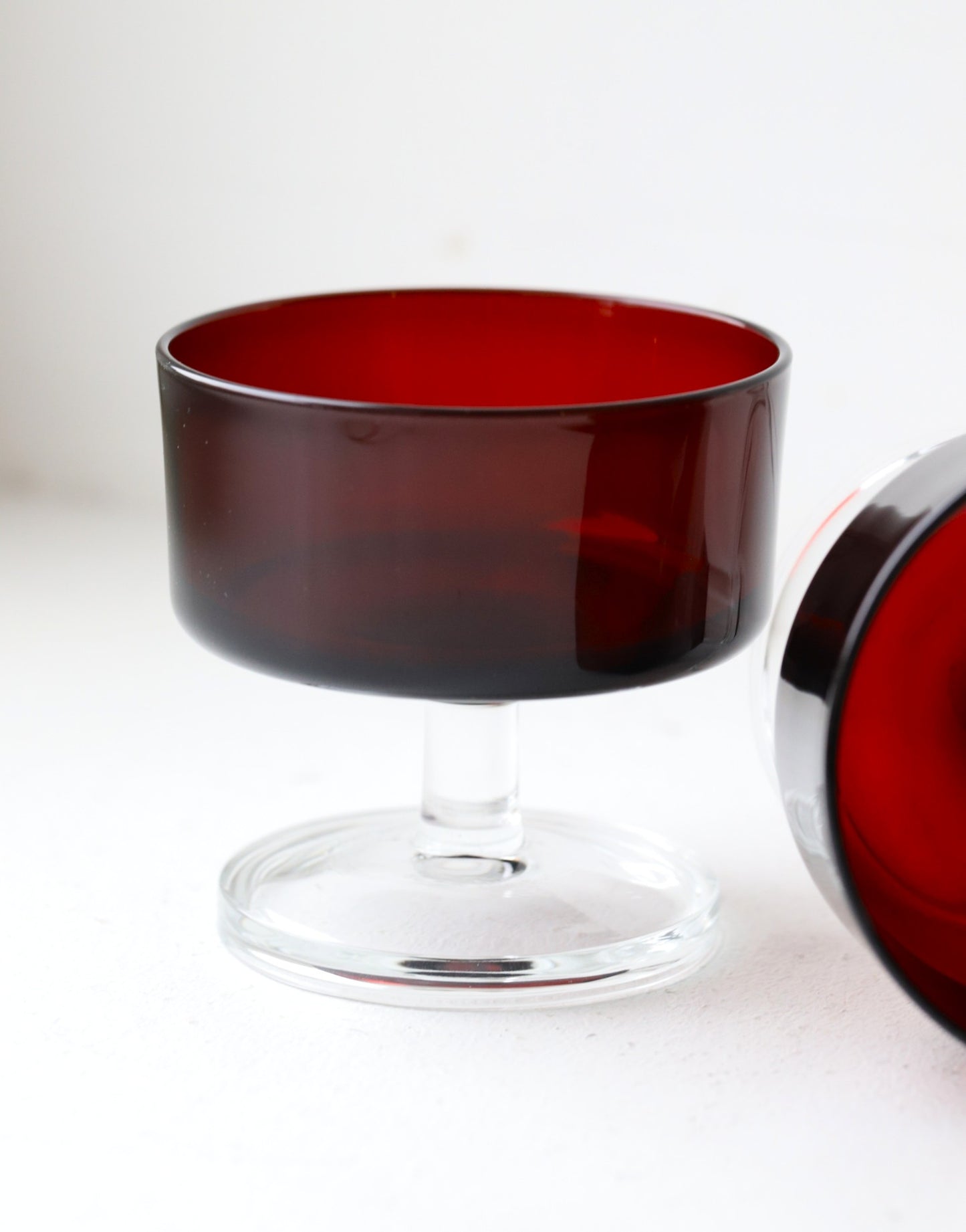 Kuus rubiinpunast Prantsuse Luminarc šampanjaklaasi/ 70-ndad