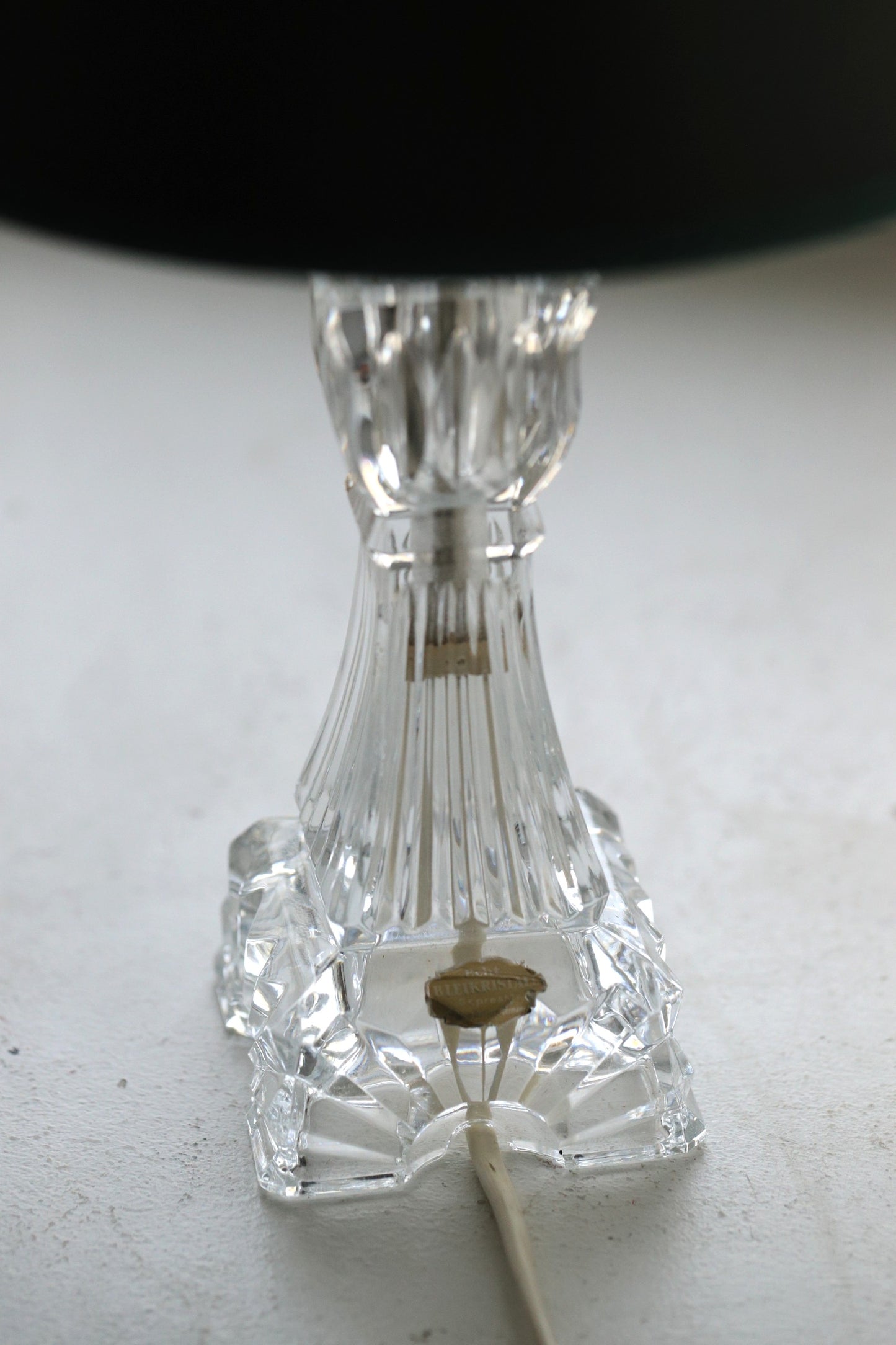Klaasjalaga lamp