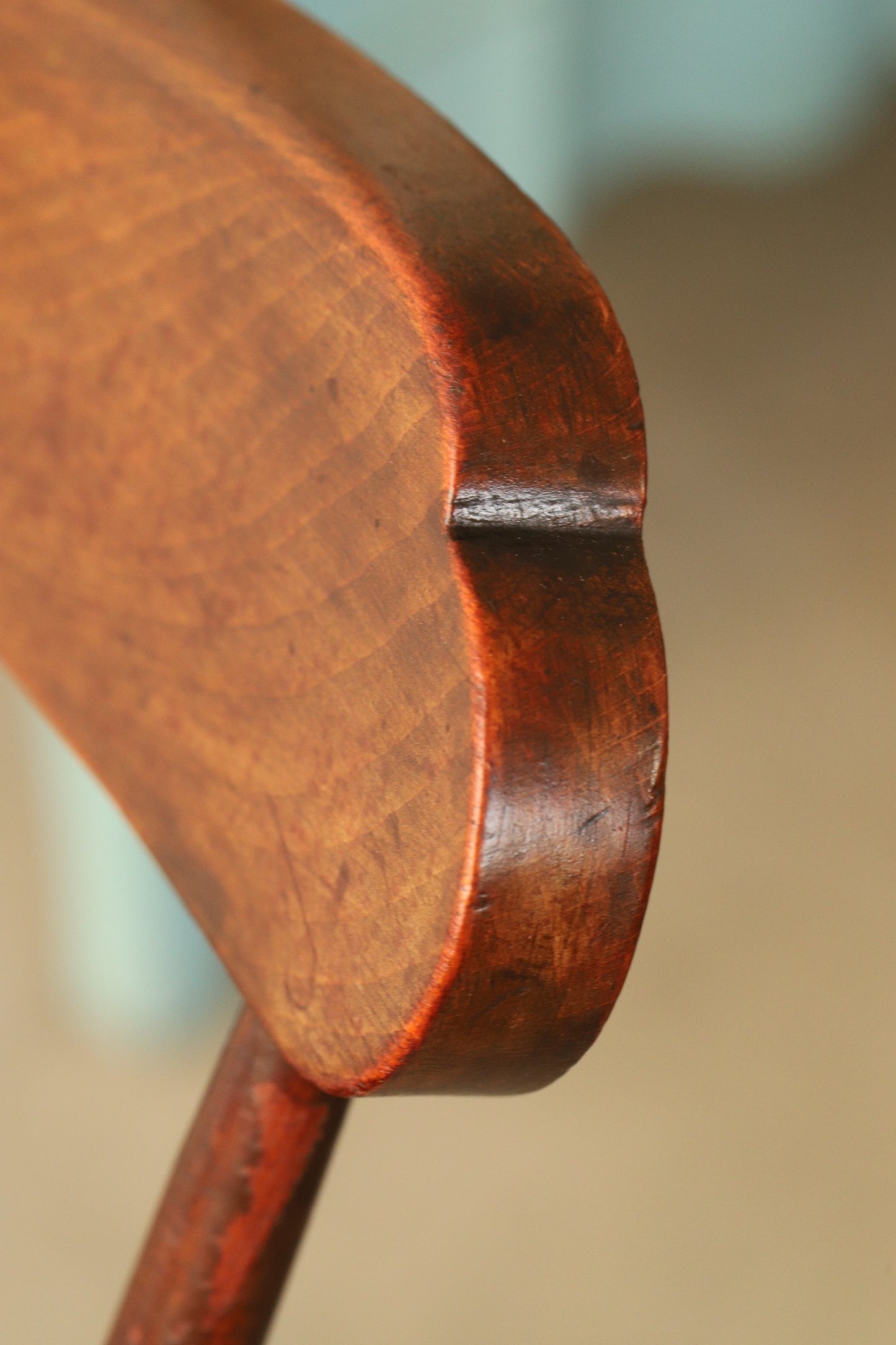 Mahagonist vanaaegne tool