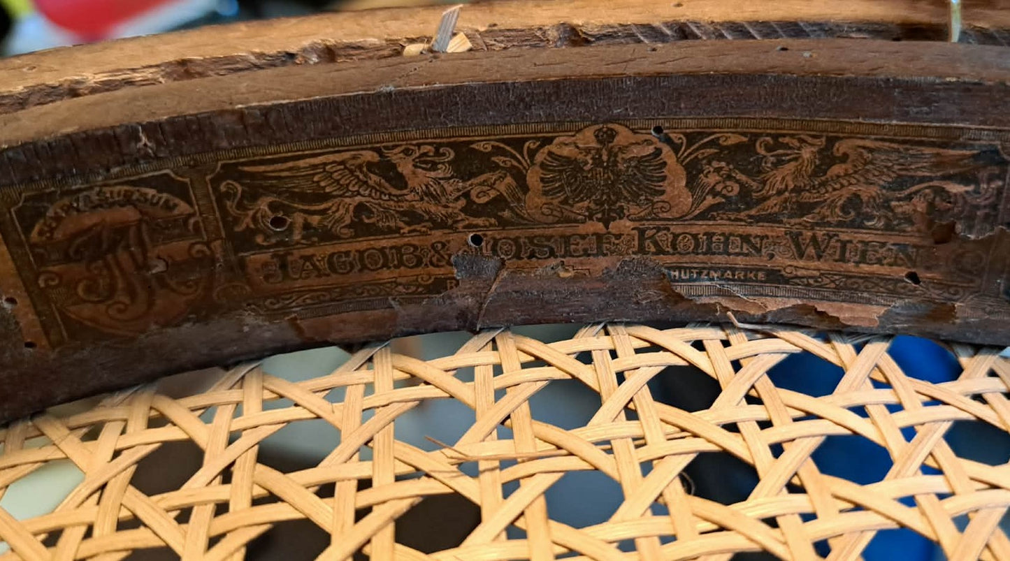 J.& J.Kohni rotangpõhjaga tool