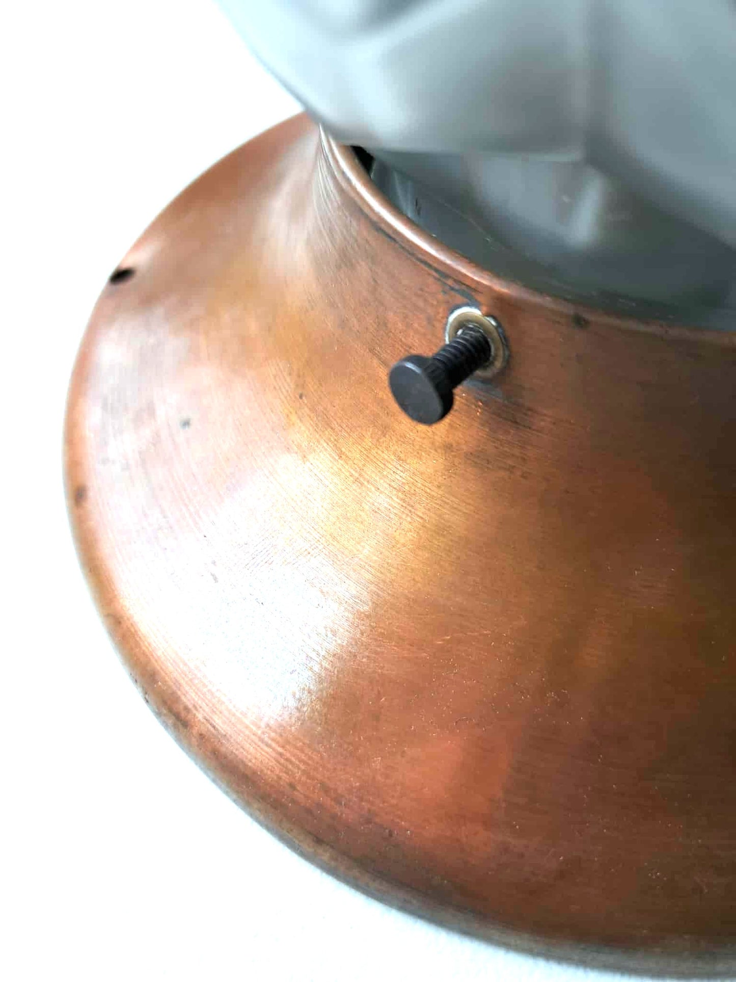 Klaasist kupliga seina-/laelamp