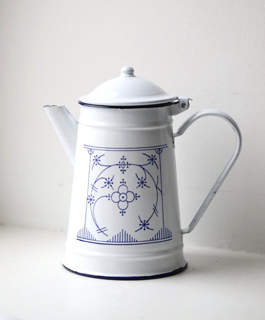 Kaanega vanaaegne plekkkann