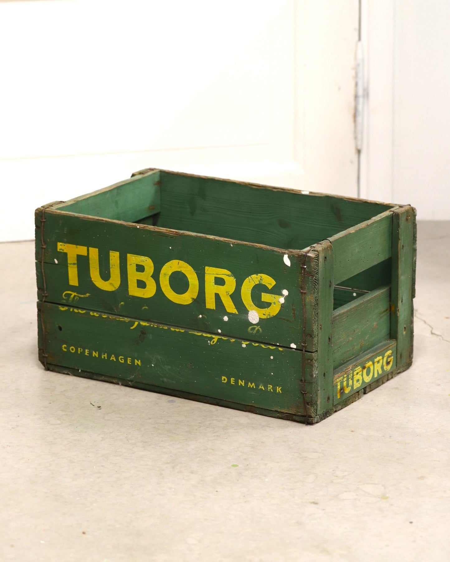 Vanaaegne Tuborgi kast