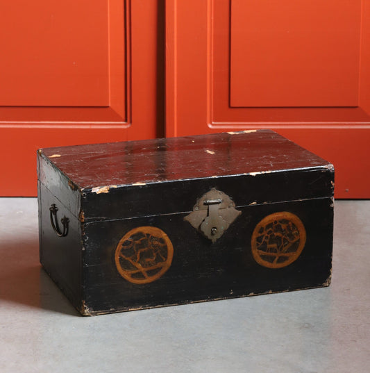 Idamaine kast/panipaik