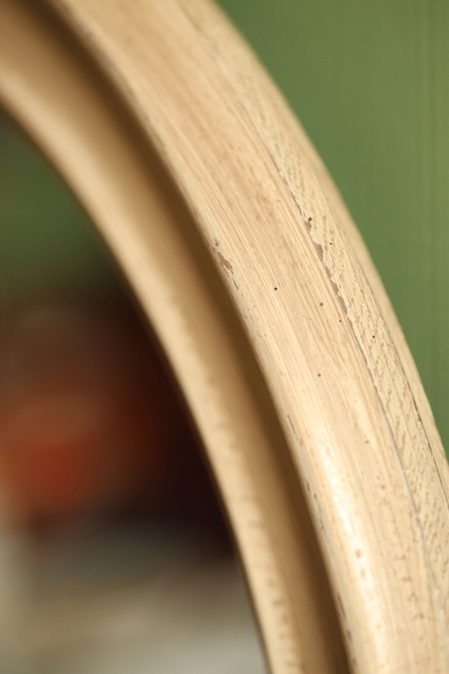 Ümmargune Belgia päritolu peegel