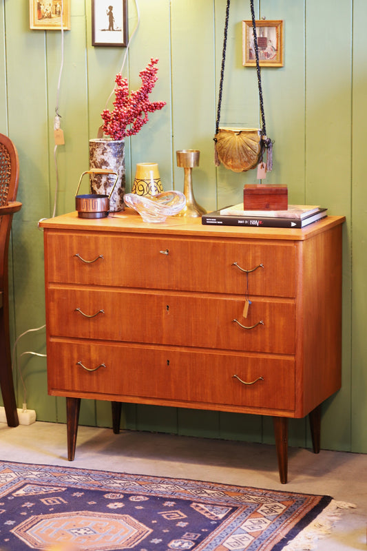 Tiigipuu spooniga kummut