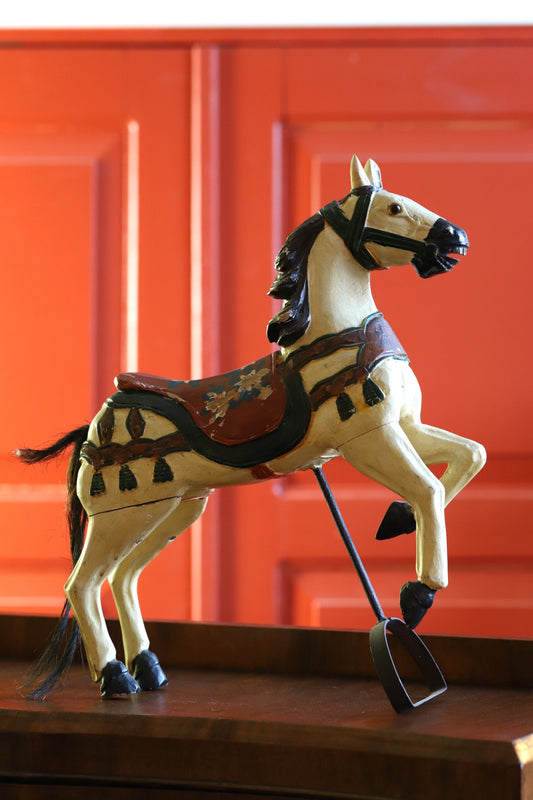 Antiikne puidust hobune