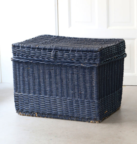 Punutud kast kaanega