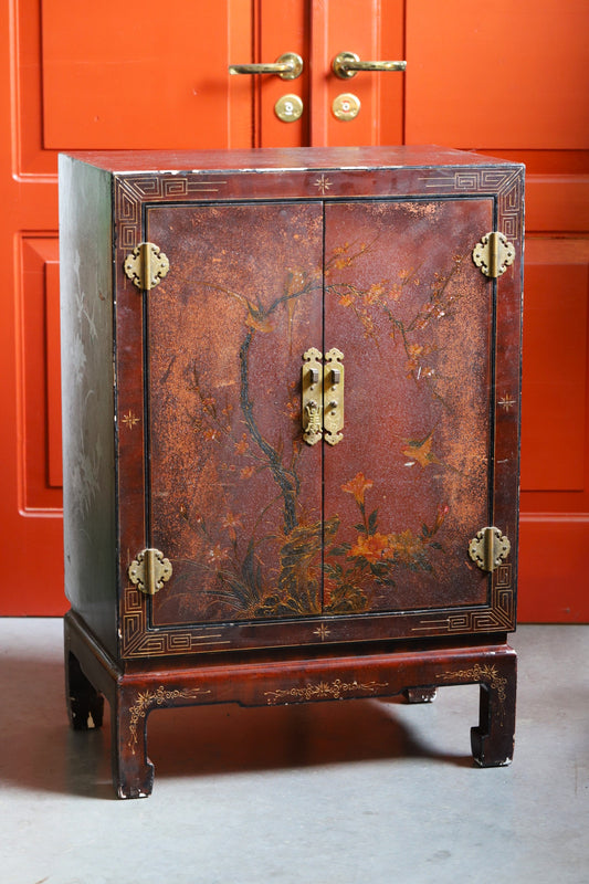 Idamaine kapp restaureerimiseks