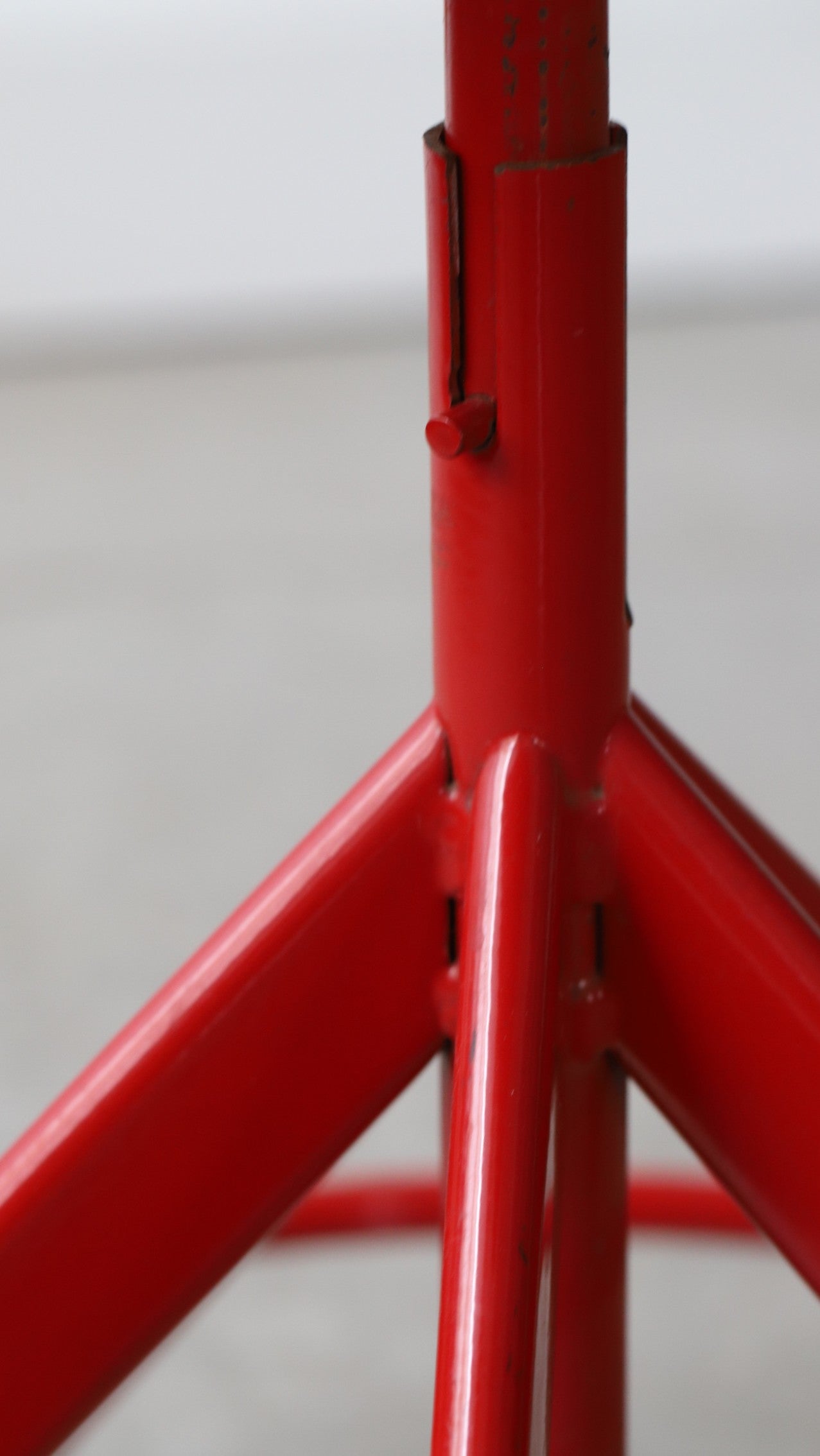 Punane reguleeritav tool/ tööpink