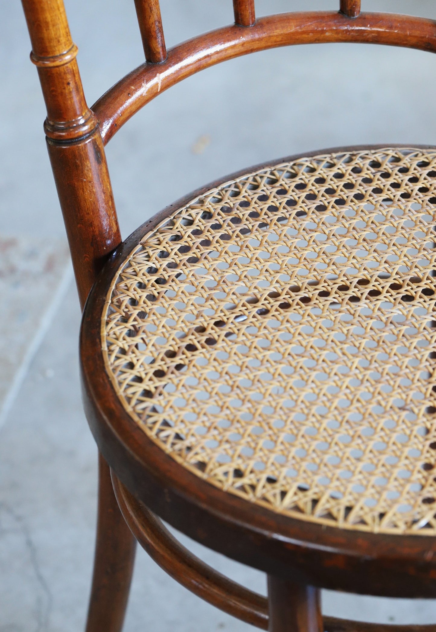 J.& J.Kohni rotangpõhjaga tool