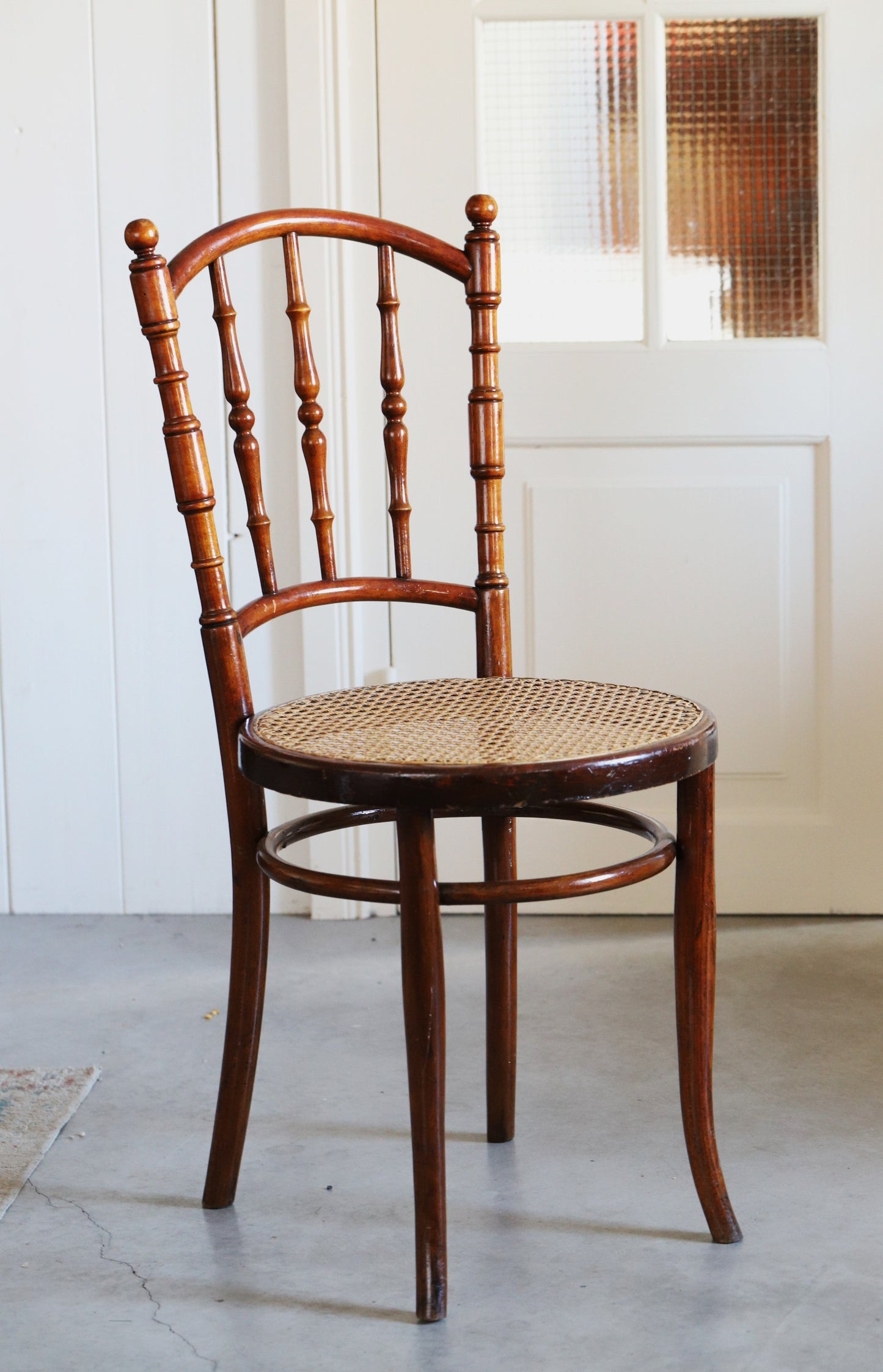 J.& J.Kohni rotangpõhjaga tool