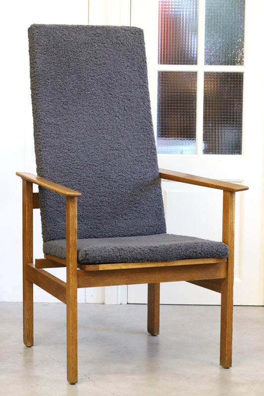 Kõrge seljatoega tugitool