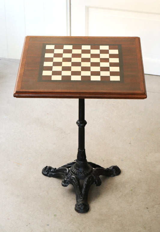 Raske malmjalaga kohvikulaud