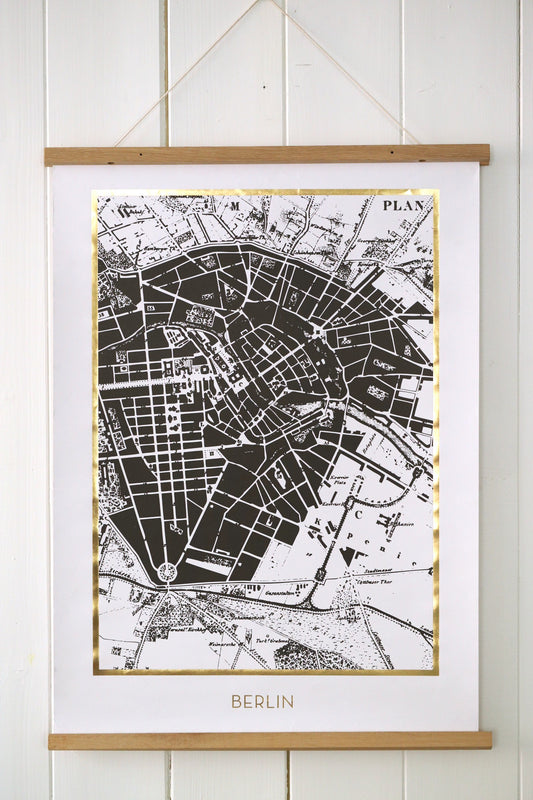 Poster/ Berliin koos riputusliistudega