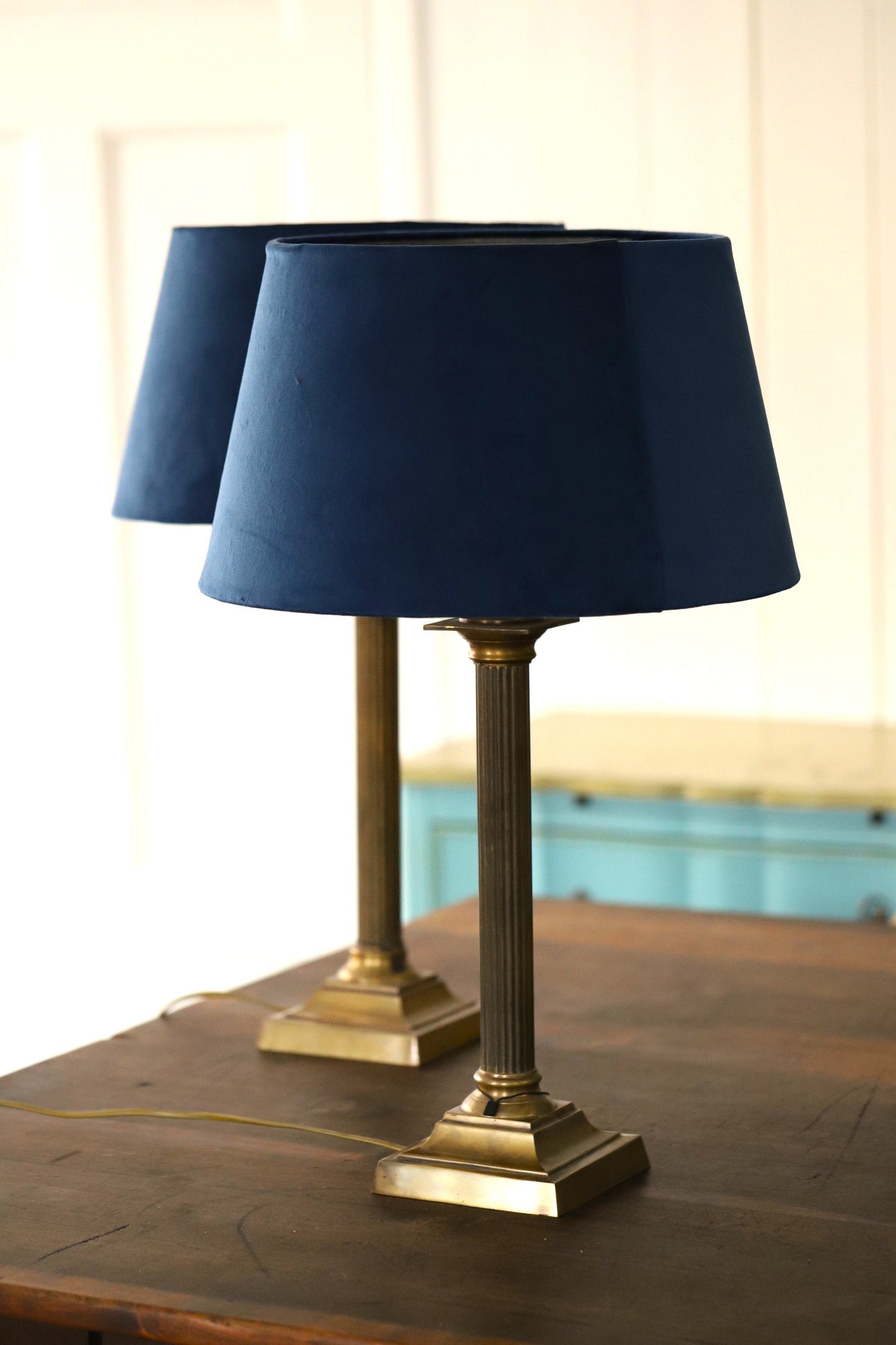 Sametise kupliga lamp