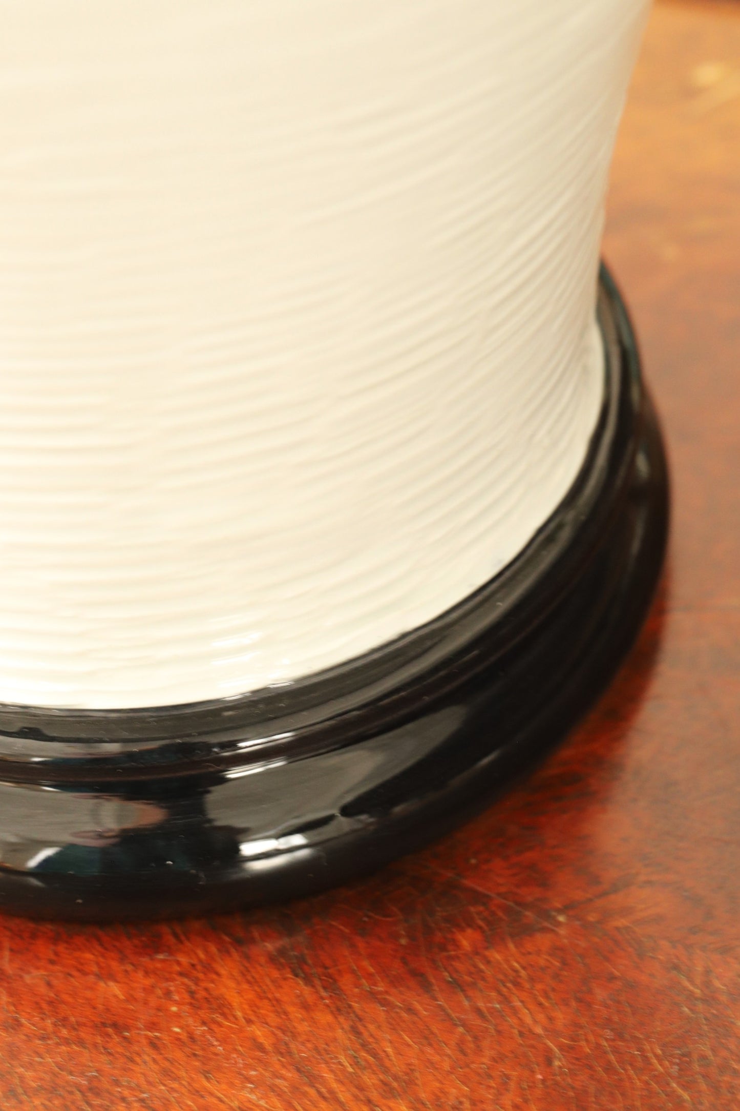 Suur sametise kupliga lamp